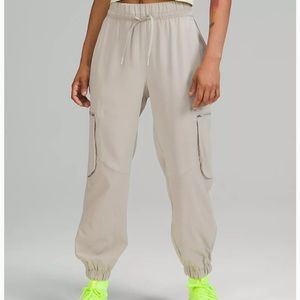 ISO Lululemon Relaxed Mid-Rise Cargo Pant